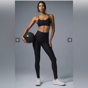 ALO - NWT - 7/8 HIGH-WAIST 7/8 AIRLIFT LEGGING - BLACK